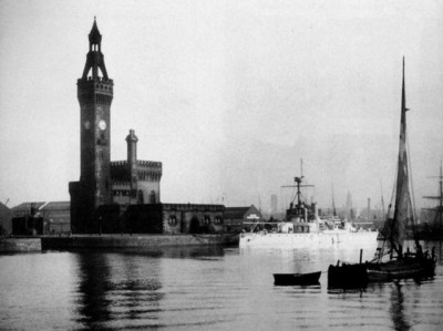 Hydraulic Tower - East Float, Docks